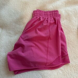 Lululemon hotty hot shorts🍒